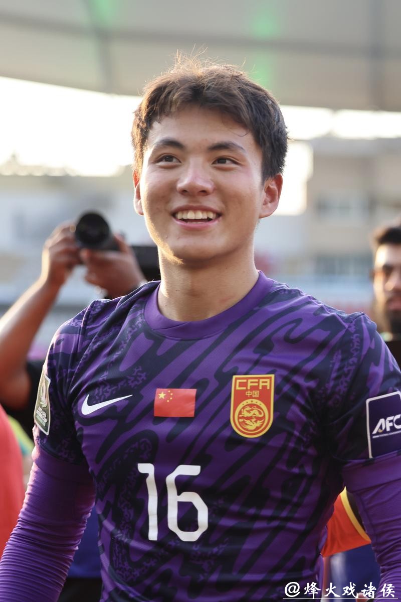 纸条记的球员都没踢点球!U23国足门将李昊:多次梦到被队友抛起 纸条记的球员都没踢点球!U23国足门将李昊:多次梦到被队友抛起